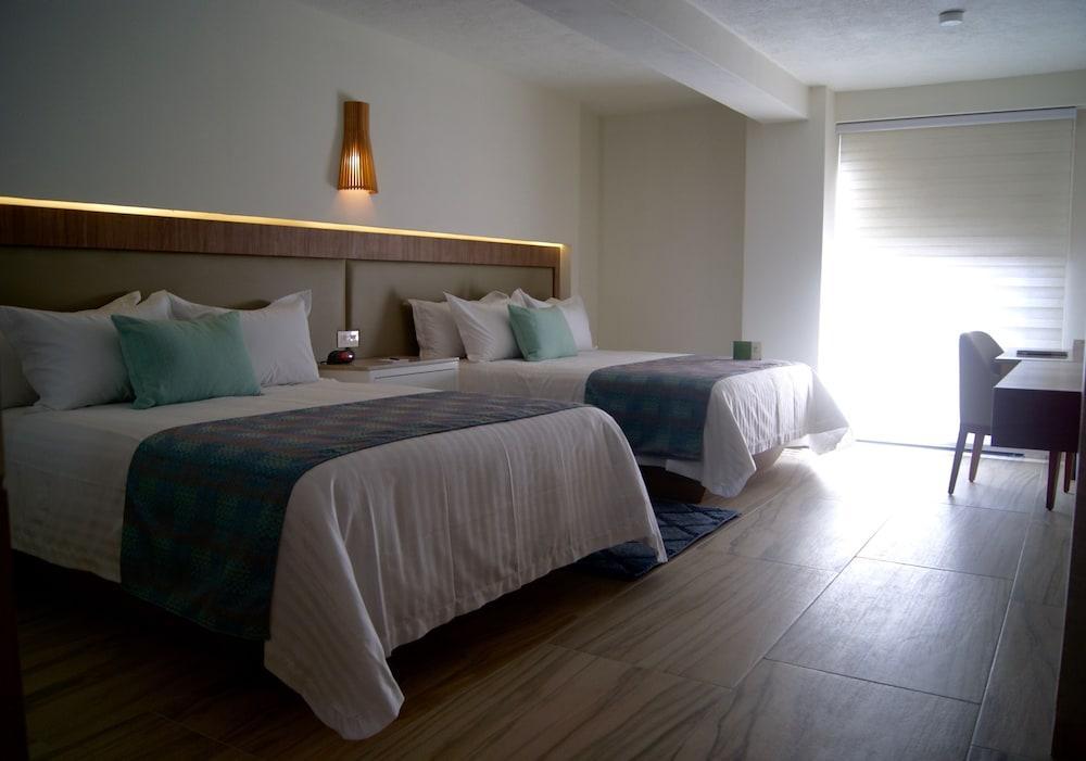 Hotel Velvet Plaza Гвадалахара Екстер'єр фото