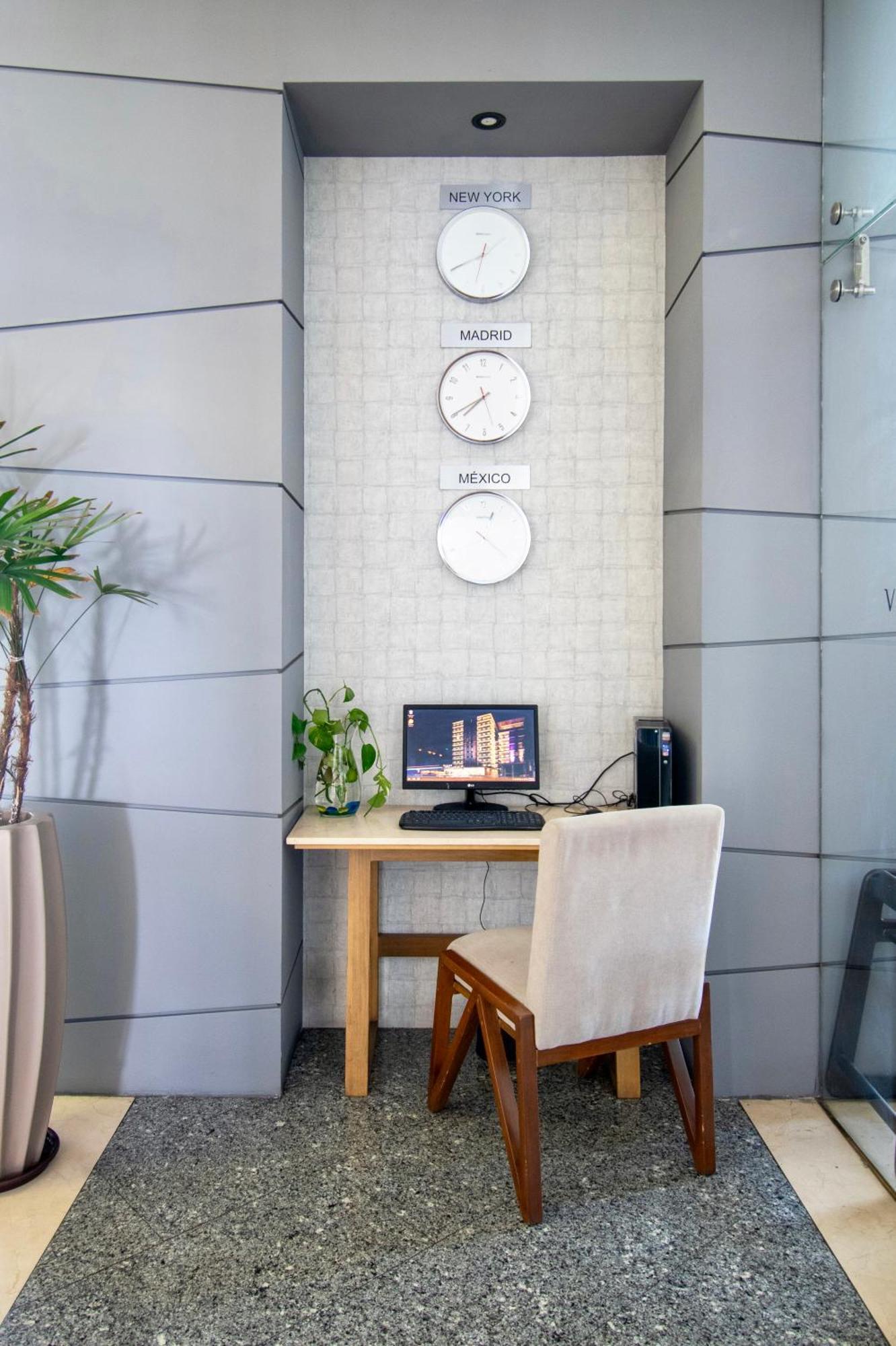 Hotel Velvet Plaza Гвадалахара Екстер'єр фото