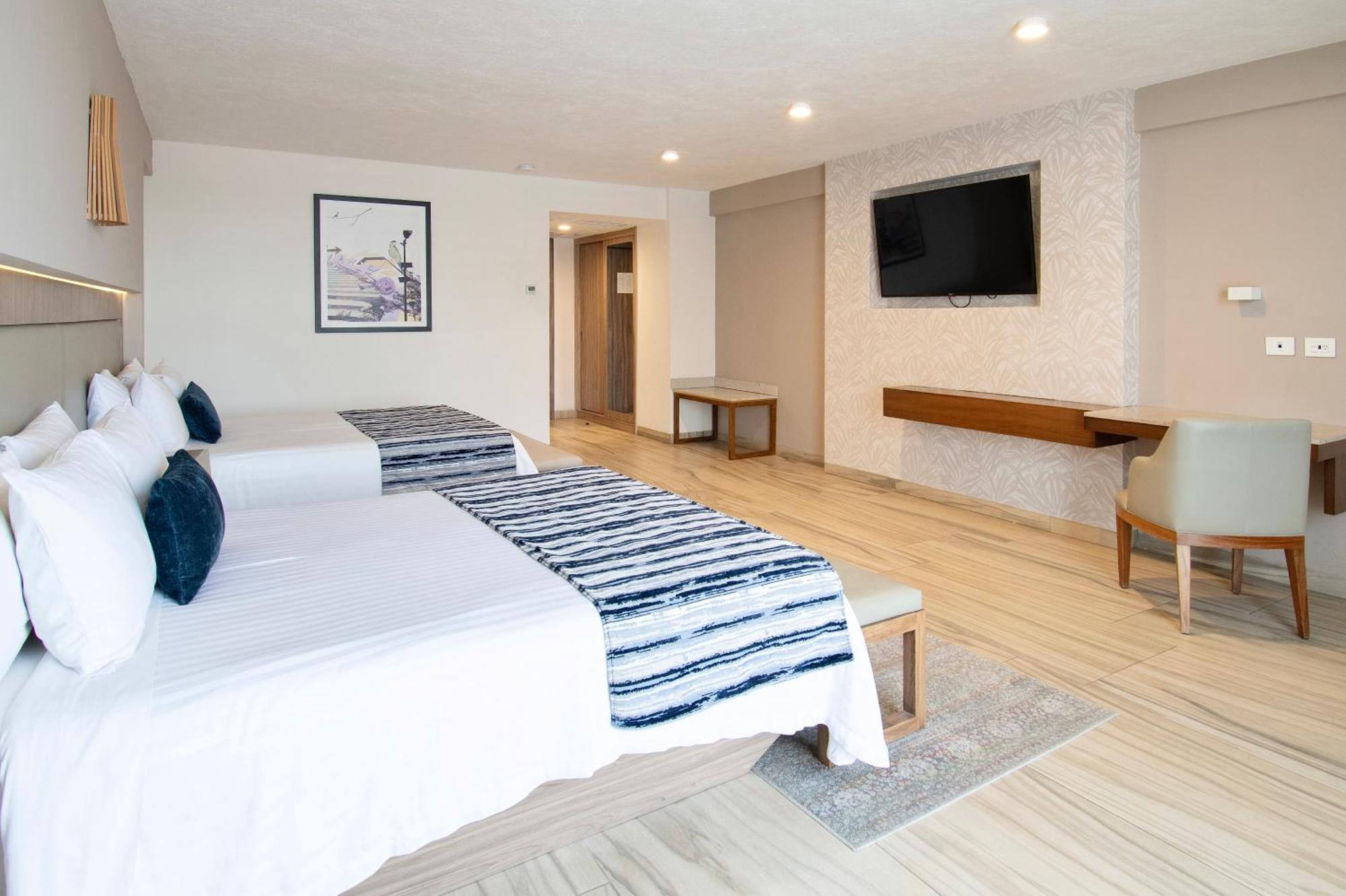 Hotel Velvet Plaza Гвадалахара Екстер'єр фото