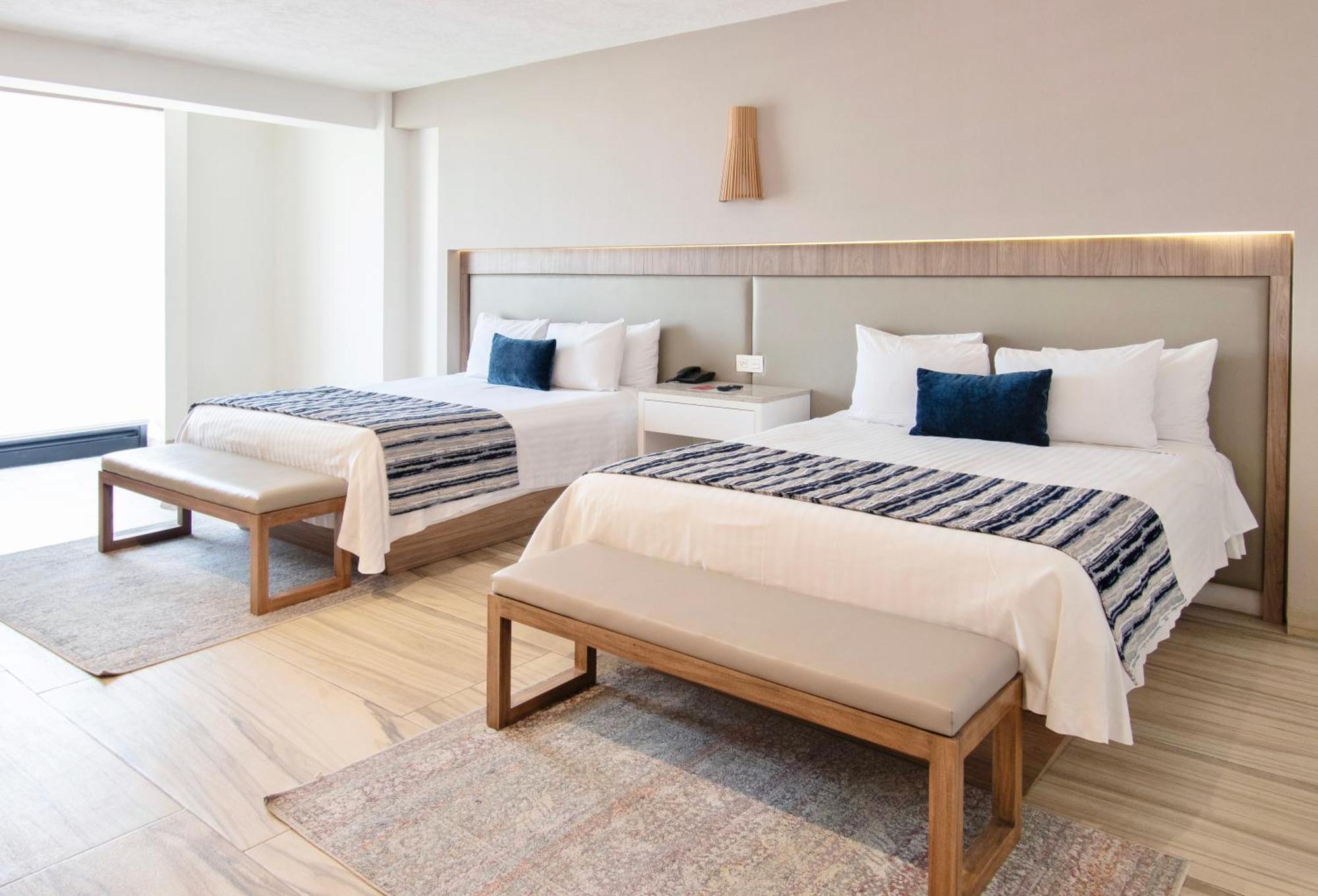 Hotel Velvet Plaza Гвадалахара Екстер'єр фото